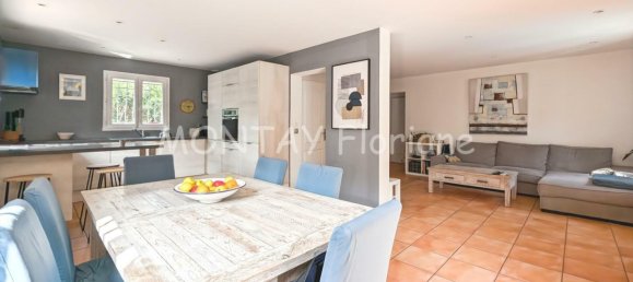 Casa de 4 dormitorios en Saint-Raphael, France No. 322593 4