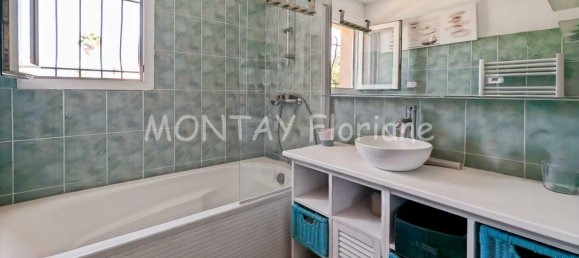 Casa de 4 dormitorios en Saint-Raphael, France No. 322593 9