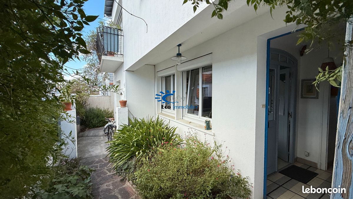 Дом с 3 спальнями в Ла-Рошель, Франция № 340793