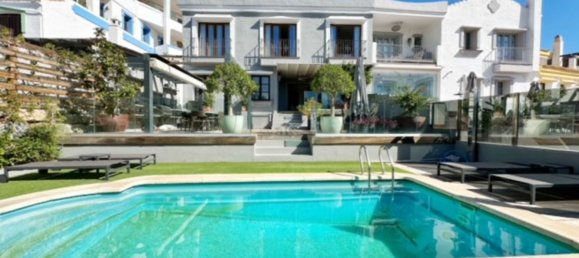 5 bedrooms House in La Quinta, Spain No. 143521 2