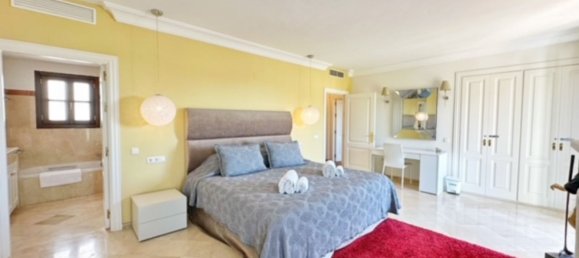 5 bedrooms House in La Quinta, Spain No. 143521 24