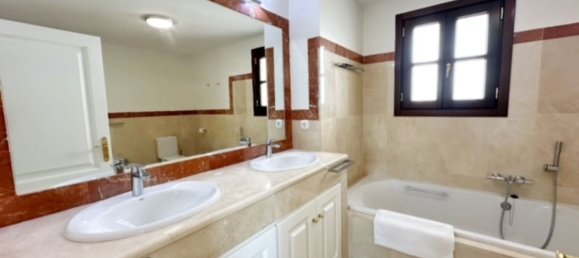 5 bedrooms House in La Quinta, Spain No. 143521 28