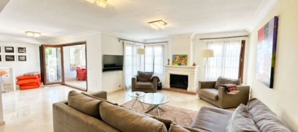 5 bedrooms House in La Quinta, Spain No. 143521 12