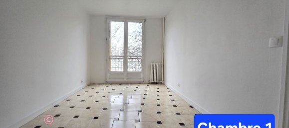 3 bedrooms Apartment in Bobigny, France No. 164528 2