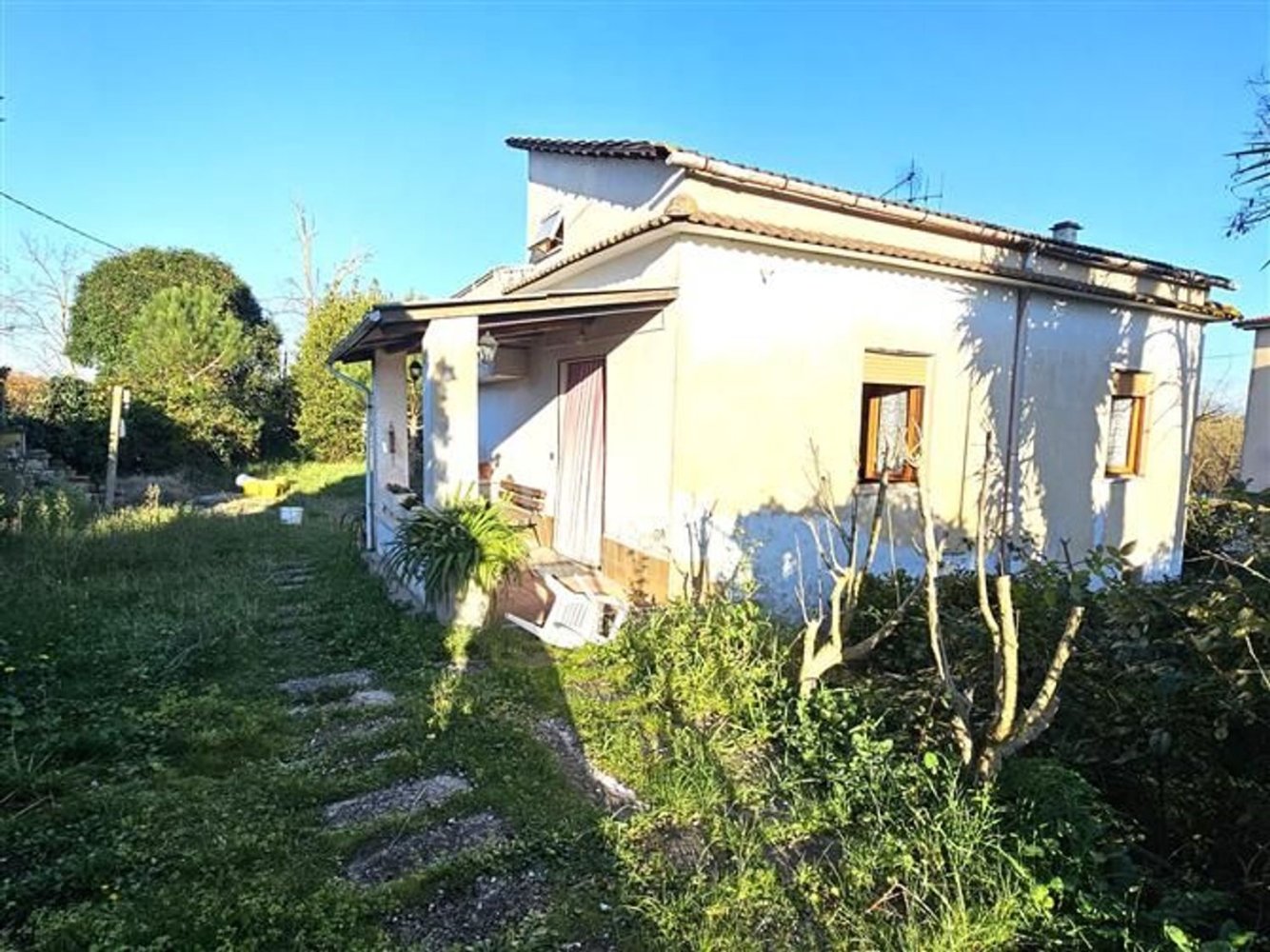 Villa de 2 divisões em Aprilia, Italy N.º 6860