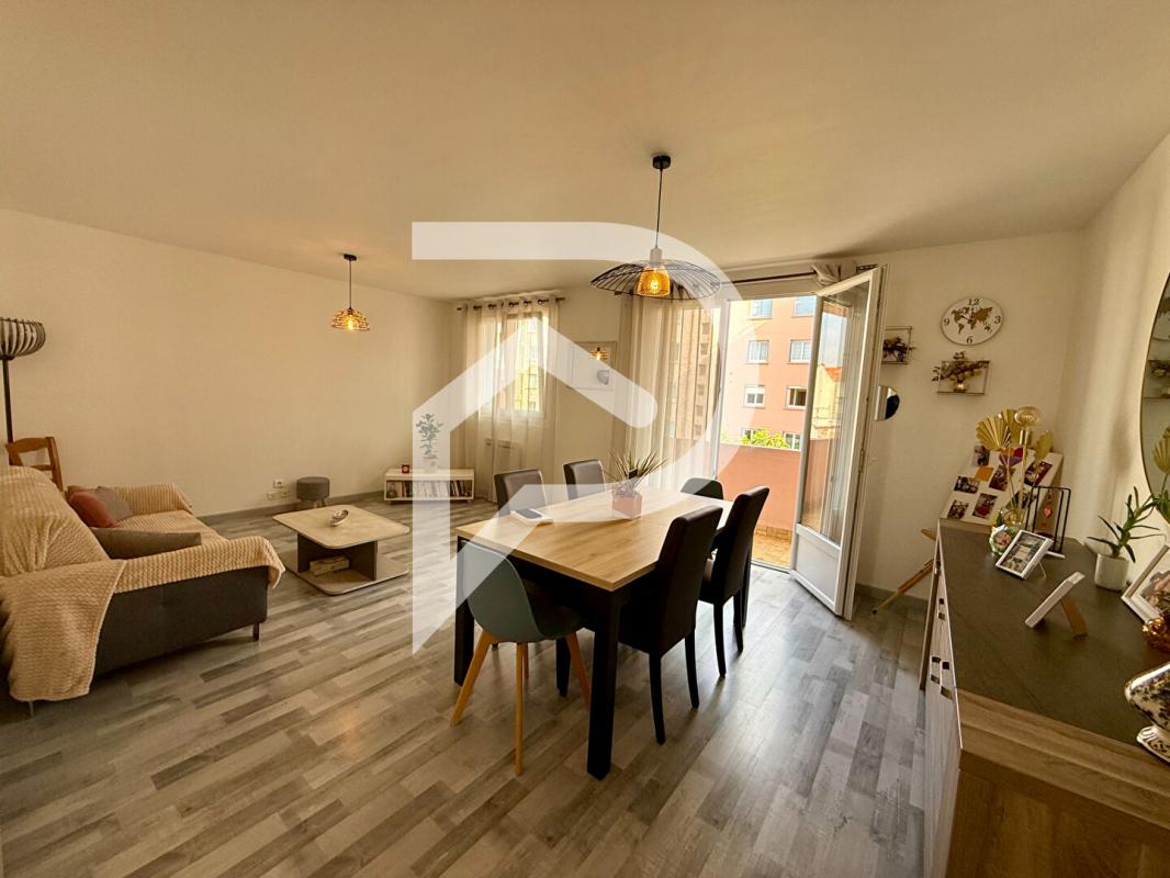 2 bedrooms Apartment in Roanne, France No. 331270