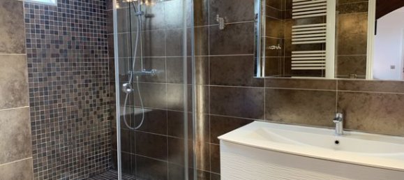 5 bedrooms House in Bondy, France No. 360322 5