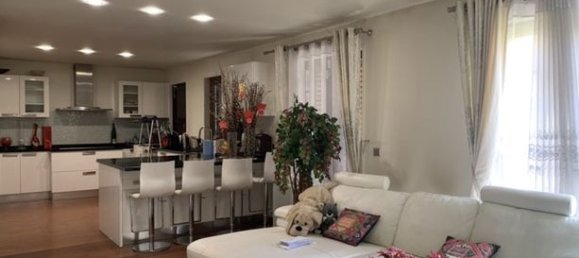 5 bedrooms House in Bondy, France No. 360322 14