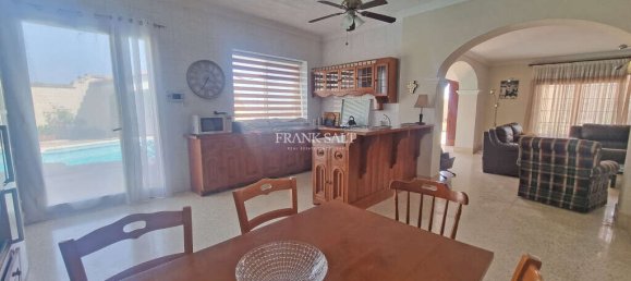 2 Schlafzimmer Maisonette-Wohnung in Swieqi, Malta, Nr. 11584 6