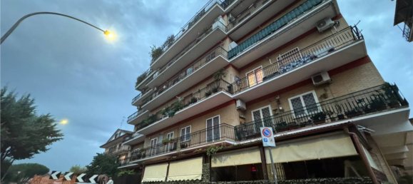 3 bedrooms Apartment in Rome, Italy No. 99627 35