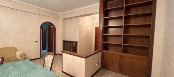 3 bedrooms Apartment in Rome, Italy No. 99627 3