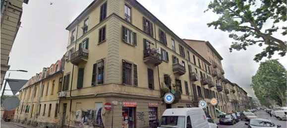 2 rooms Apartment in Turin, Italy No. 10312 4
