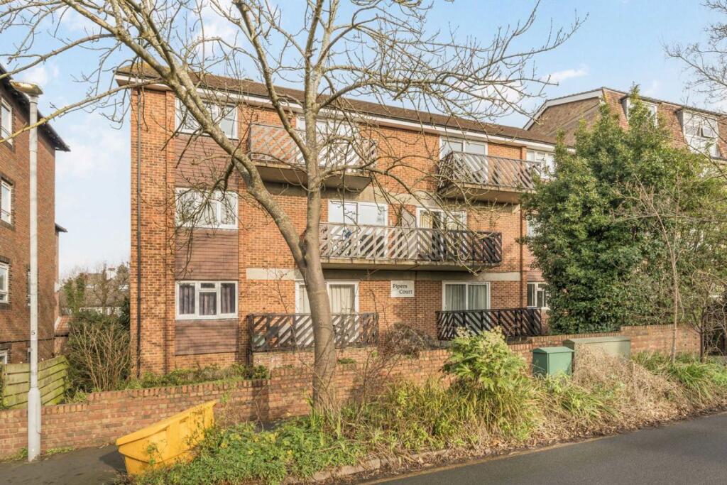 2 bedrooms Apartment in Surbiton, United Kingdom No. 10273