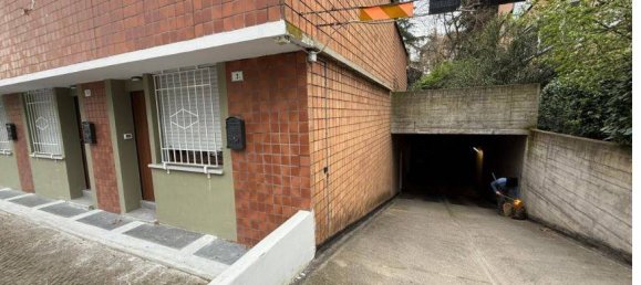 1 bedroom Garage in Bologna, Italy No. 338702 2