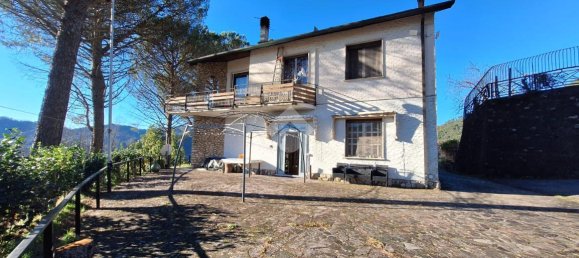 10 rooms Villa in Calice al Cornoviglio, Italy No. 4546 31