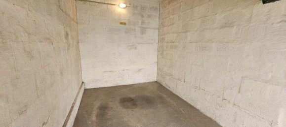 Garage in Favoriten, Austria, Nr. 31398 2