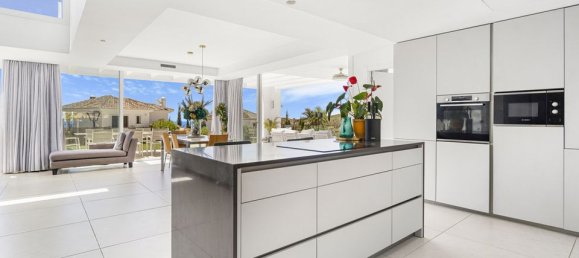 4 bedrooms Villa in Mijas, Spain No. 180017 9