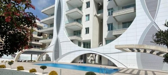 2 bedrooms Apartment in Germasogeia, Cyprus No. 22365 3