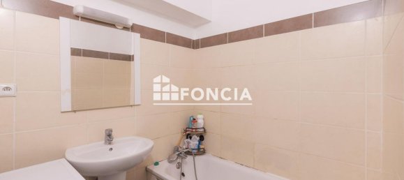 2 bedrooms Apartment in Montargis, France No. 71161 10