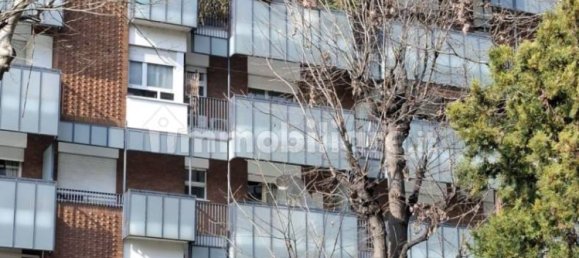 2 bedrooms Apartment in Turin, Italy No. 138343 4