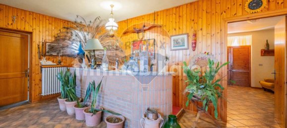 4 bedrooms Villa in Poviglio, Italy No. 273937 3