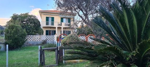 Apartamento de 5 habitaciónes en Celle Ligure, Italy No. 140358 2