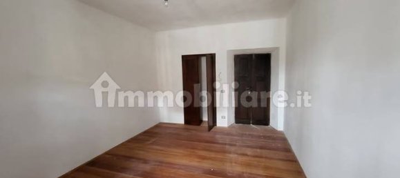 4 Schlafzimmer Haus in Borgosesia, Italy, Nr. 343225 16