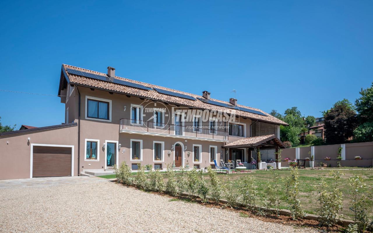 Casa de 9 divisões em Trofarello, Italy N.º 146288