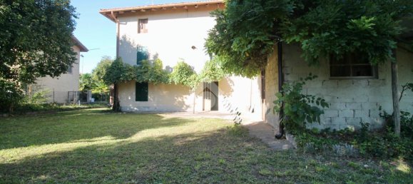 5 rooms House in Udine, Italy No. 24346 2
