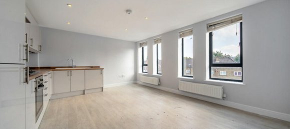 2 bedrooms Apartment in London, United Kingdom No. 7590 5
