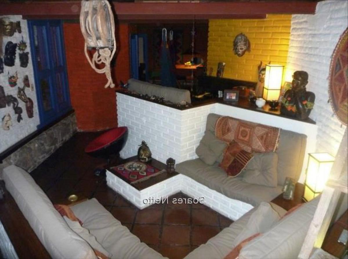 4 bedrooms House in Montevideo, Uruguay No. 10107