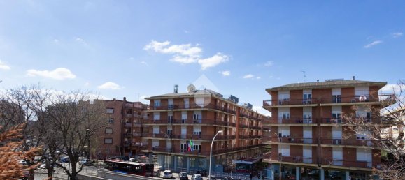 3 rooms Apartment in Rome, Italy No. 39318 30