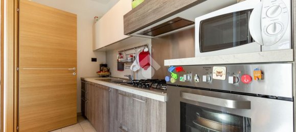 3 rooms Apartment in Rome, Italy No. 39318 8