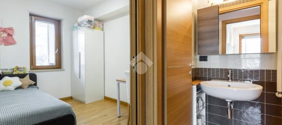 3 rooms Apartment in Rome, Italy No. 39318 23