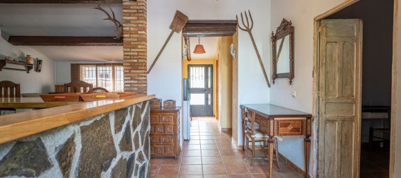 2 bedrooms House in Linares, Spain No. 153089 2