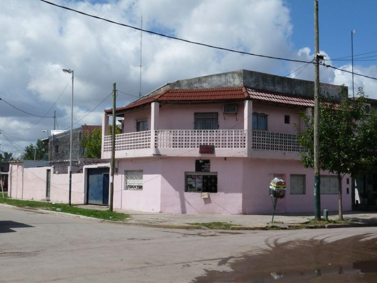 6 bedrooms House in Lomas de Zamora, Argentina No. 102582