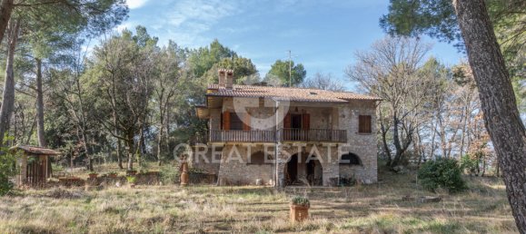 5 bedrooms House in Campello sul Clitunno, Italy No. 178523 3