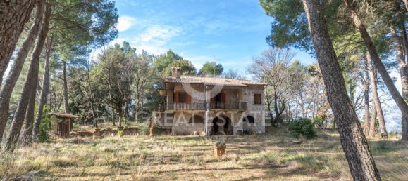 5 bedrooms House in Campello sul Clitunno, Italy No. 178523 4