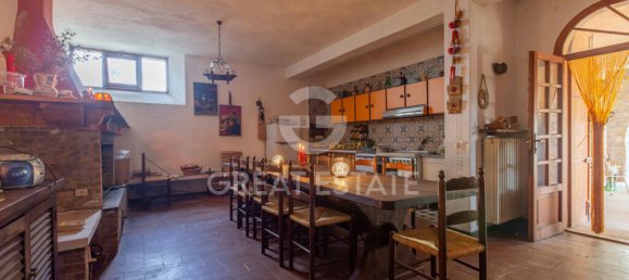 5 bedrooms House in Campello sul Clitunno, Italy No. 178523 19