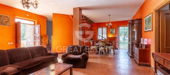 5 bedrooms House in Campello sul Clitunno, Italy No. 178523 14