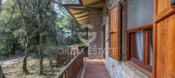 5 bedrooms House in Campello sul Clitunno, Italy No. 178523 9