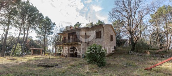 5 bedrooms House in Campello sul Clitunno, Italy No. 178523 2