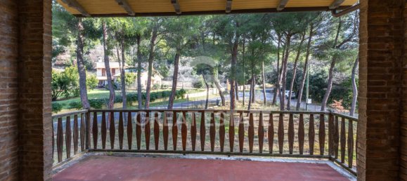 5 bedrooms House in Campello sul Clitunno, Italy No. 178523 8