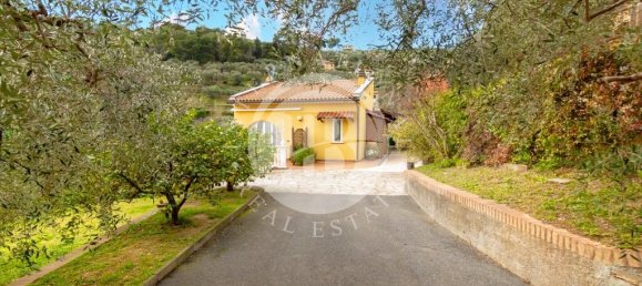 5 bedrooms Villa in Diano Marina, Italy No. 129993 9