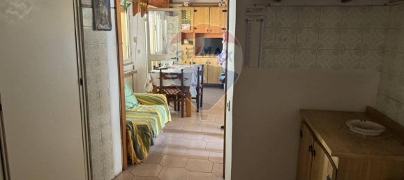 Квартира с 3 комнатами в Минтурно, Италия № 113709 10