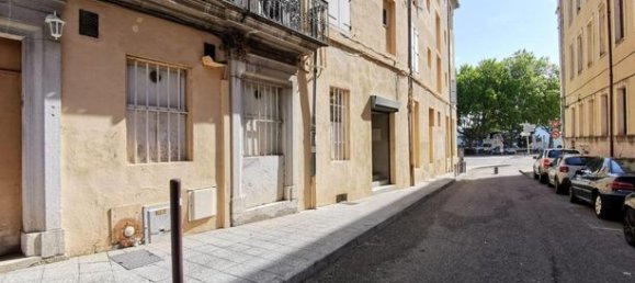 291m² Commercial property in Aubenas, France No. 300704 10