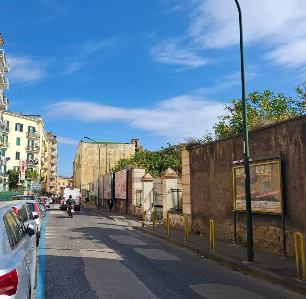 3 rooms Apartment in Naples, Italy No. 30347