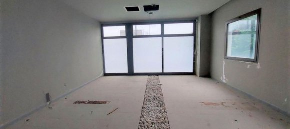 8-salle Propriété commerciale à Medicina, Italy No. 113098 13