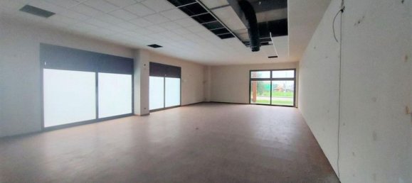 8-salle Propriété commerciale à Medicina, Italy No. 113098 7