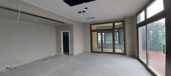 8-salle Propriété commerciale à Medicina, Italy No. 113098 9